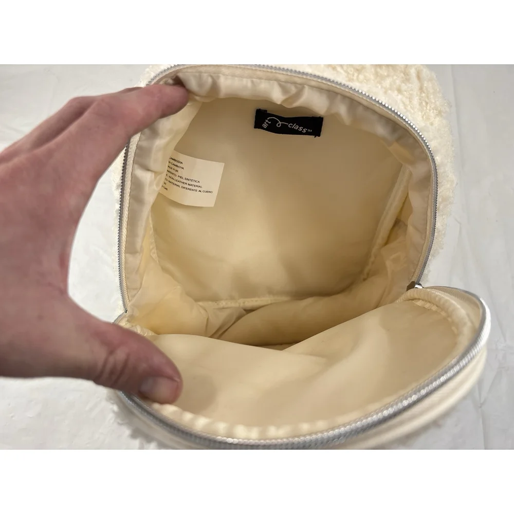 Art classSMALL FAUX FUR backpack